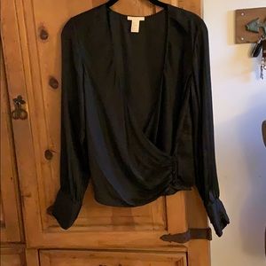 H&M black dress shirt in black